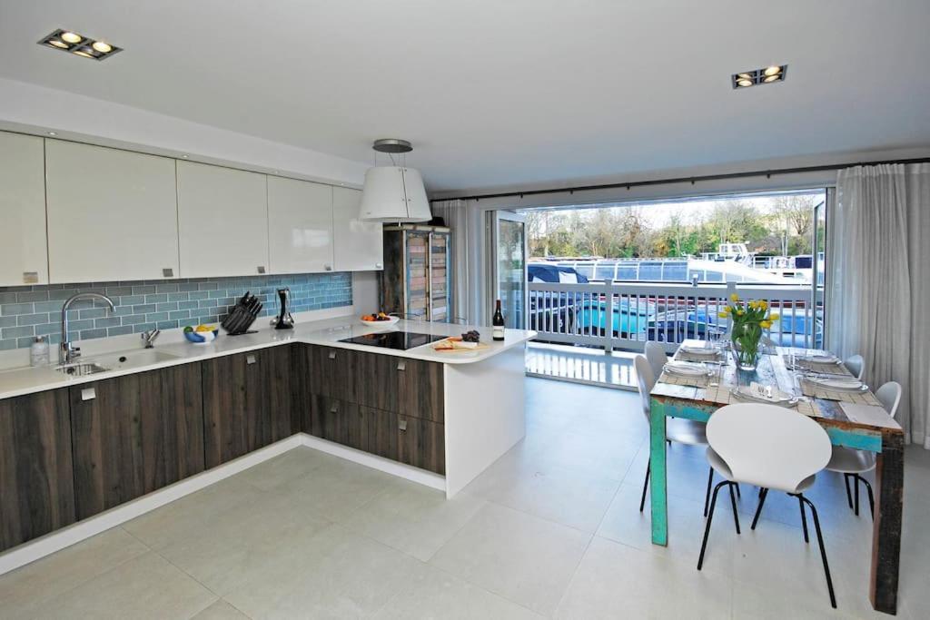 The Oars - Riverfront Property Χένλεϊ ον Τέιμς Εξωτερικό φωτογραφία